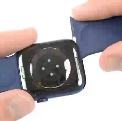 Thay pin Apple Watch Series 6 - 40mm 2